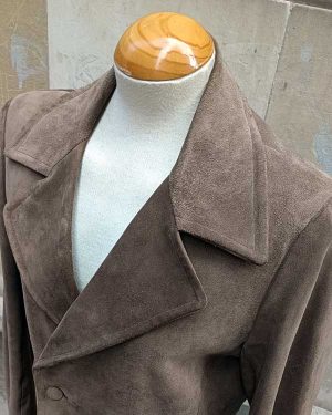 Abrigo de ante largo de doble abotonadura